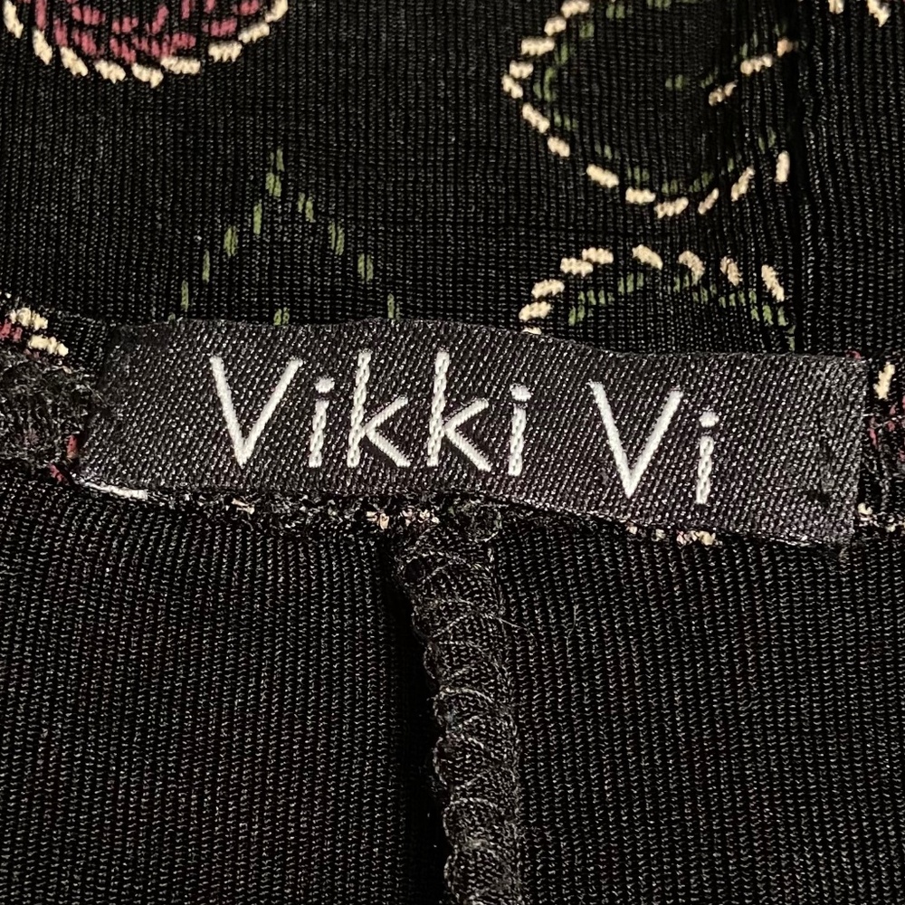 Vikki Vi Black & Flowered Print 2 Piece Tank and Jacket Twin Set Plus Size 1X - Picture 13 of 15
